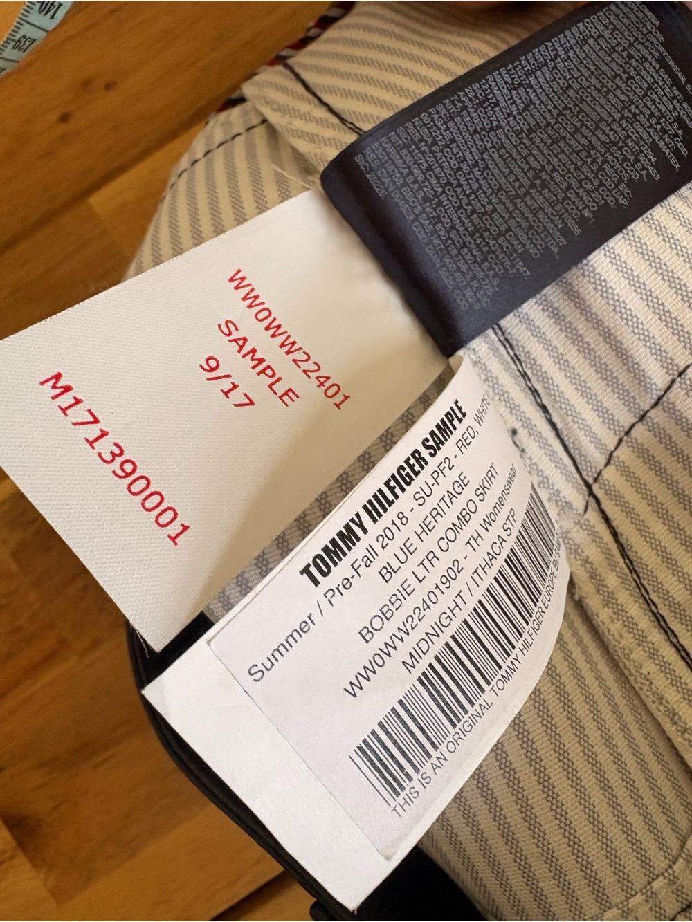 Rare Tommy Hilfiger sample lamb Leather and White Pinstripe Two-Tone Mini skirt - Picture 9 of 13